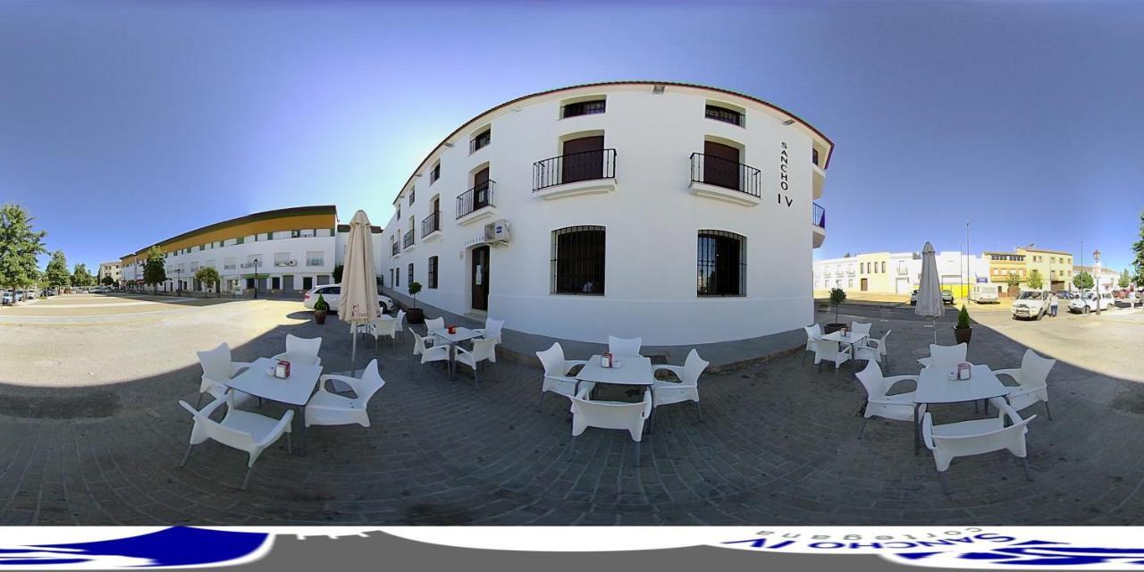 Apartamentos Sancho IV Кортегана Экстерьер фото