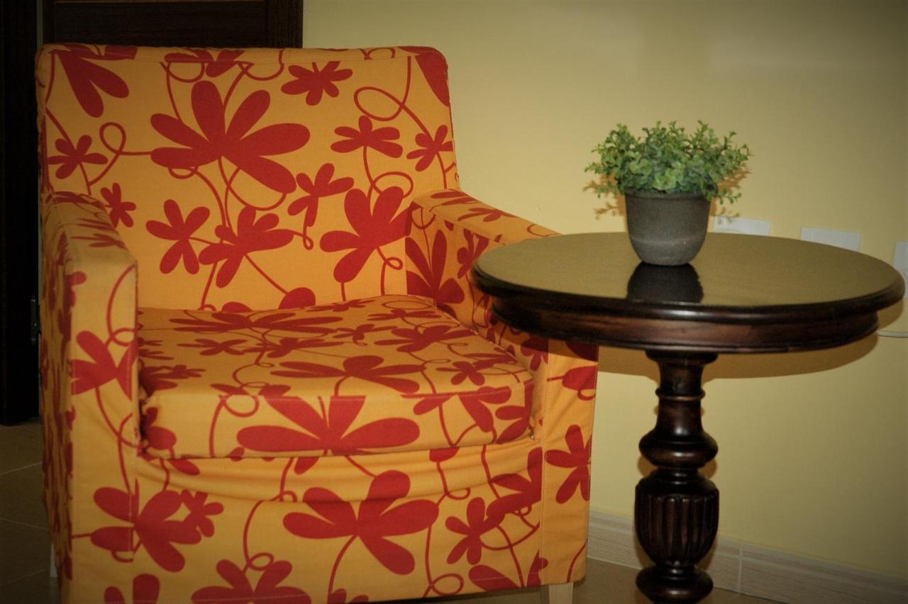 Apartamentos Sancho IV Кортегана Экстерьер фото